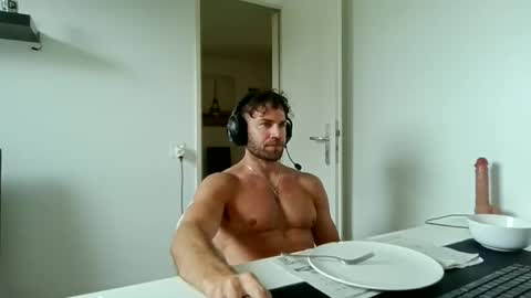 alphah_hunk online show from April 20, 2026, 1:58 pm