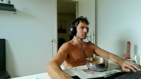 alphah_hunk online show from April 29, 2026, 10:19 am