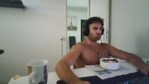 alphah_hunk online show from June 24, 2026, 10:14 am