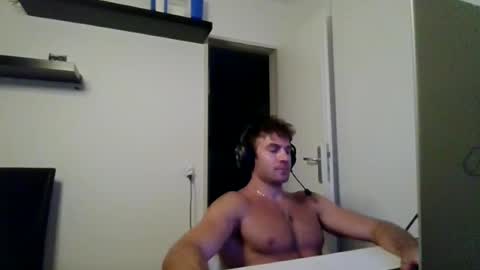 alphah_hunk online show from July 30, 2026, 6:40 pm