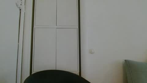 alphahung23 online show from November 18, 2025, 7:24 am