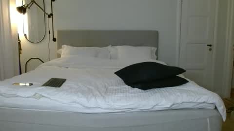 alphahung23 online show from February 3, 2026, 6:22 am