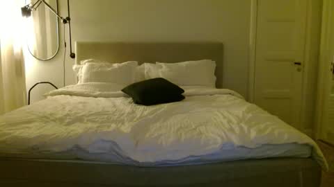 alphahung23 online show from February 4, 2026, 8:25 pm