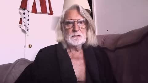 AlphaUniform online show from September 14, 2025, 4:17 pm