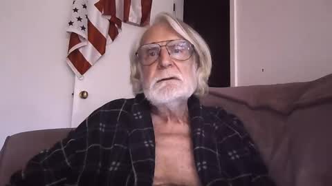 AlphaUniform online show from April 14, 2026, 10:38 pm