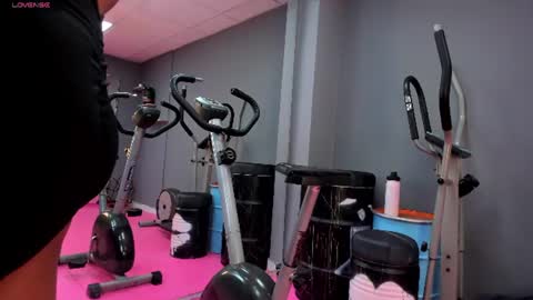 ALUNA  online show from June 15, 2026, 6:32 pm