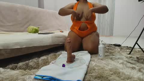 aluna_sm online show from May 25, 2026, 4:57 pm