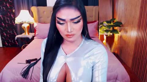 Alura Jhenson online show from February 4, 2026, 10:26 pm