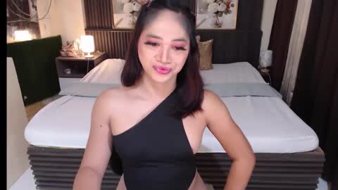 aluxekristine online show from September 17, 2025, 1:29 am