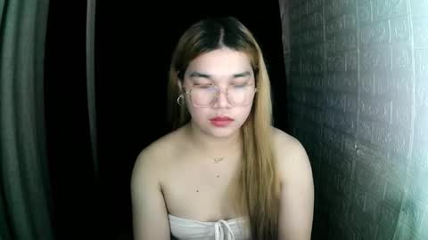 ALYONAAA online show from October 8, 2025, 5:32 pm