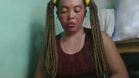 alypierette online show from March 18, 2026, 6:44 pm