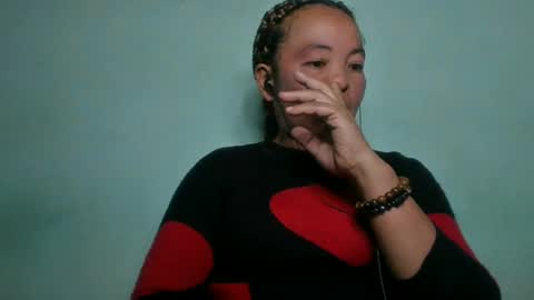 Snapshot of alypierette chatting on June 25, 2026, 7:07 pm alypierette online show from June 25, 2026, 7:07 pm