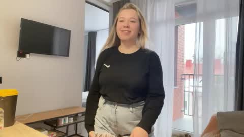 Snapshot of alyrasun chatting on February 27, 2026, 6:13 am Al online show from February 27, 2026, 6:13 am