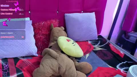 Snapshot of alyson_skyler chatting on October 3, 2025, 4:48 pm allyson online show from October 3, 2025, 4:48 pm
