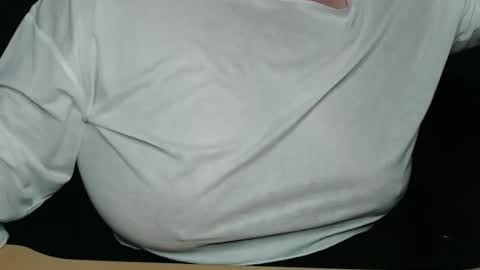 Snapshot of alyss_skye28 chatting on October 21, 2025, 1:17 am Alyss Skye online show from October 21, 2025, 1:17 am
