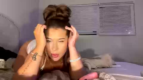 alyssaortega online show from October 15, 2025, 5:18 am