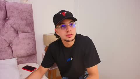 Amadeo Wild online show from February 6, 2025, 3:20 pm