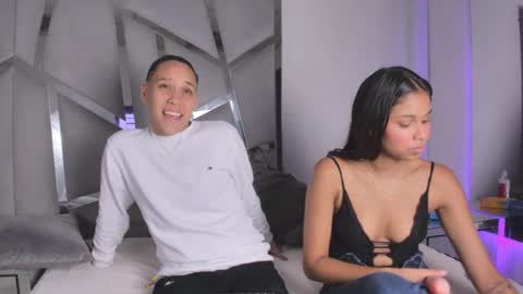 Amia y Sofia online show from November 25, 2025, 9:48 pm