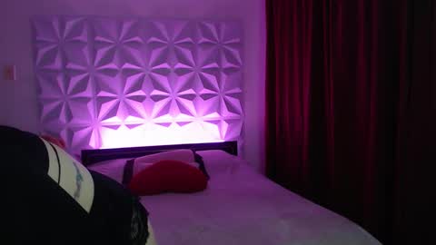 Amalett online show from December 15, 2025, 11:53 pm