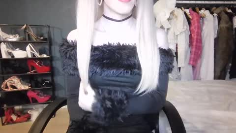 Amalie online show from December 12, 2024, 9:48 pm