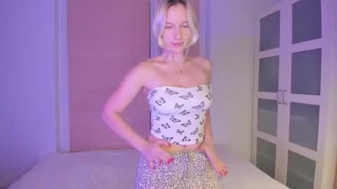 Amanda online show from December 15, 2025, 11:42 pm