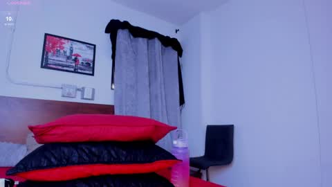 amanda29_ online show from April 14, 2026, 7:31 pm