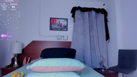 amanda29_ online show from April 18, 2026, 7:07 pm