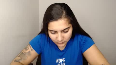 The queen of the biceps  online show from January 28, 2025, 10:12 pm