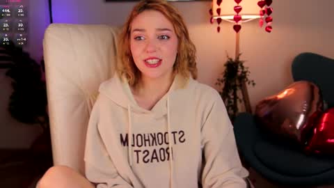 Snapshot of amanda__fox chatting on February 19, 2025, 4:33 pm Amanda fox online show from February 19, 2025, 4:33 pm