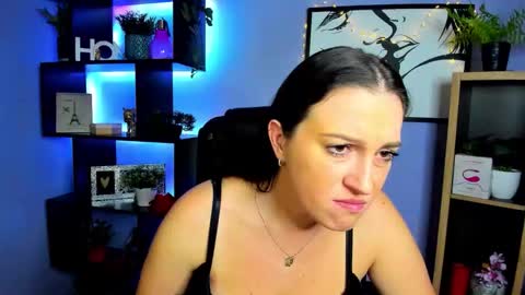 Amanda online show from December 18, 2025, 2:34 pm