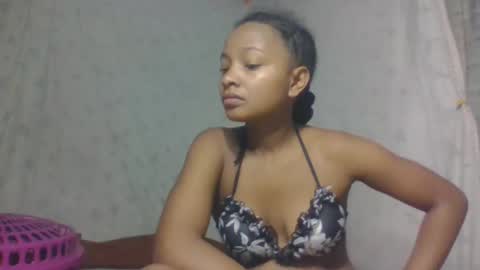 amandaaa25 online show from October 8, 2025, 6:00 am