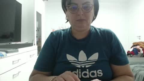 Anda online show from December 1, 2025, 7:52 pm