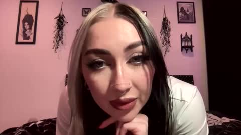 AmandaVamp online show from December 4, 2025, 3:49 am