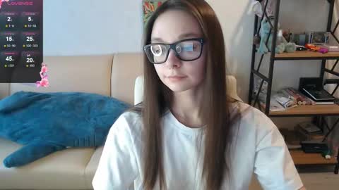Mila online show from December 3, 2024, 11:33 am