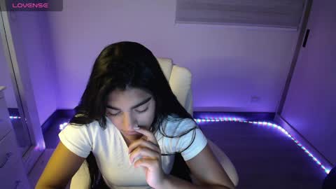 Snapshot of amara_silk chatting on April 24, 2026, 3:31 am amara_silk online show from April 24, 2026, 3:31 am