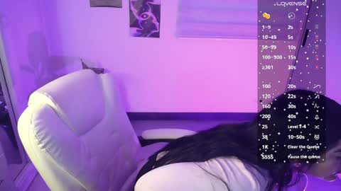 Snapshot of amara_silk chatting on June 3, 2026, 11:10 pm amara_silk online show from June 3, 2026, 11:10 pm