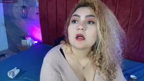 amara_silk_ online show from February 17, 2026, 3:47 am