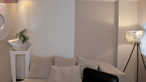 Snapshot of amaradivinex chatting on July 10, 2026, 11:24 am Amara Di online show from July 10, 2026, 11:24 am