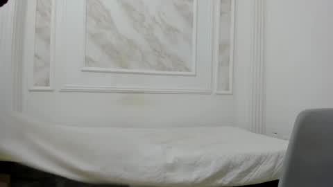 Amare online show from October 4, 2025, 7:12 pm