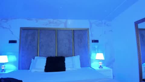 Emily online show from December 19, 2025, 11:28 am