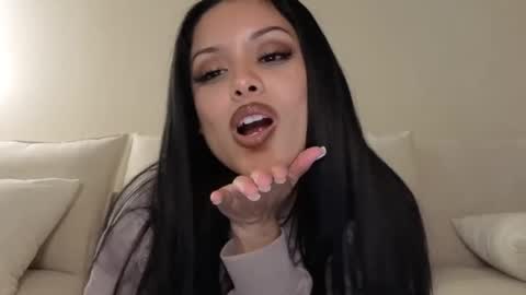 Snapshot of amaya_floress chatting on February 4, 2026, 6:30 am amaya_floress online show from February 4, 2026, 6:30 am