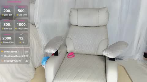 yooo online show from April 11, 2026, 7:45 am