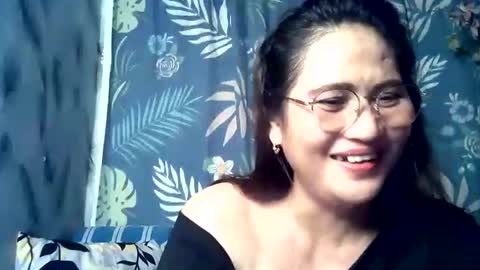 amazing angel online show from October 16, 2025, 9:49 pm