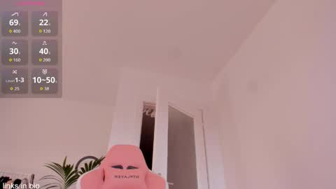 Snapshot of amazing_roxana chatting on May 30, 2026, 5:43 pm Roxy online show from May 30, 2026, 5:43 pm