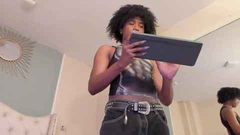 Ambar Colling online show from February 3, 2025, 7:31 pm