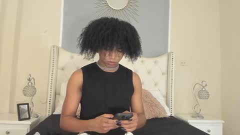 Ambar Colling online show from March 3, 2025, 1:09 pm