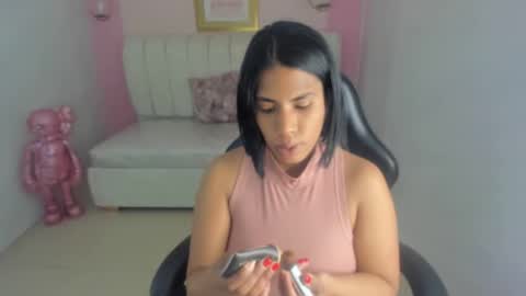 Snapshot of ambar_fox_s chatting on December 23, 2025, 3:04 am Ambar online show from December 23, 2025, 3:04 am