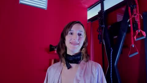 ambar_roux1 online show from October 17, 2025, 5:59 pm