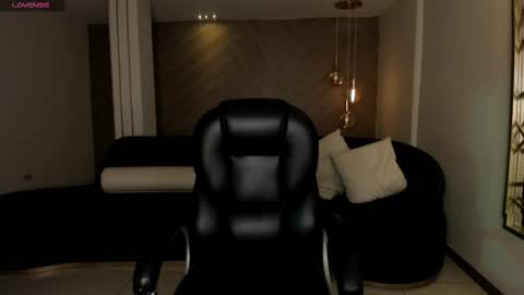 Ambar  online show from November 14, 2025, 11:42 am