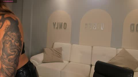 ambarowens online show from January 7, 2026, 4:04 am